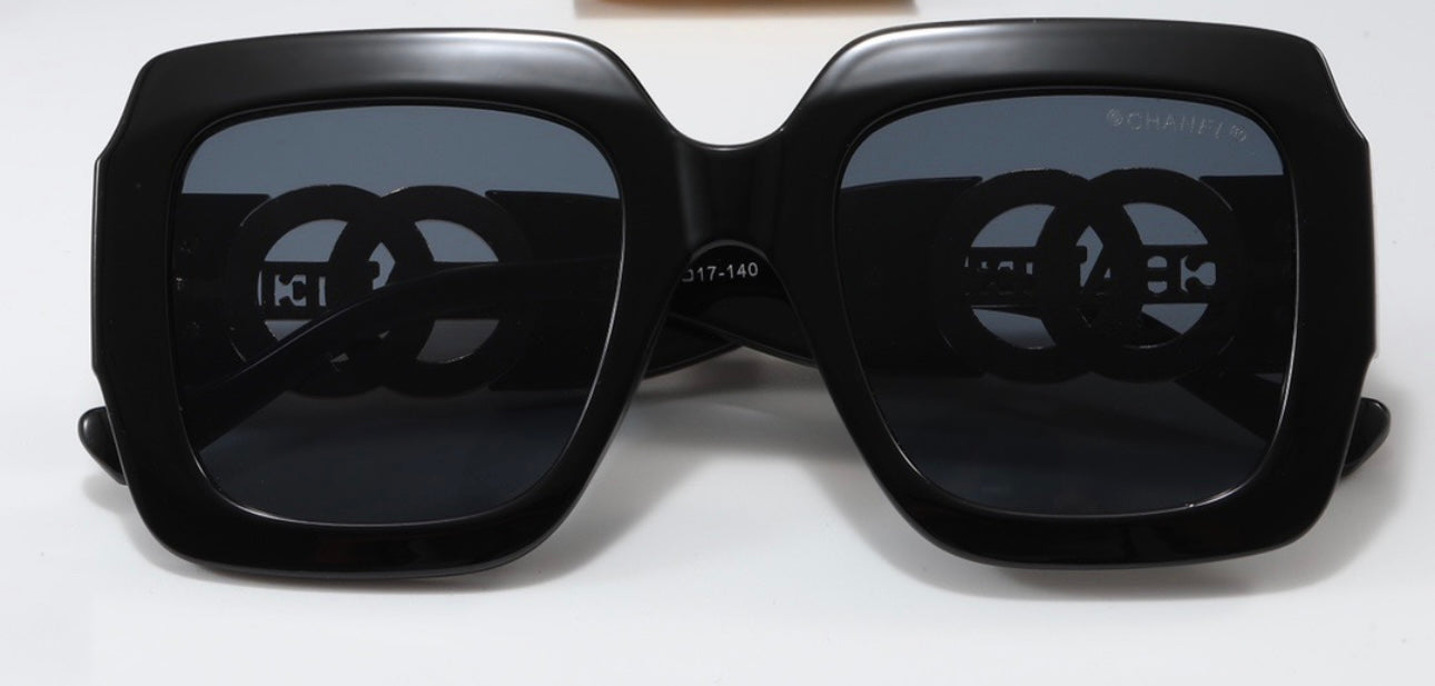 Gafas de sol modernas