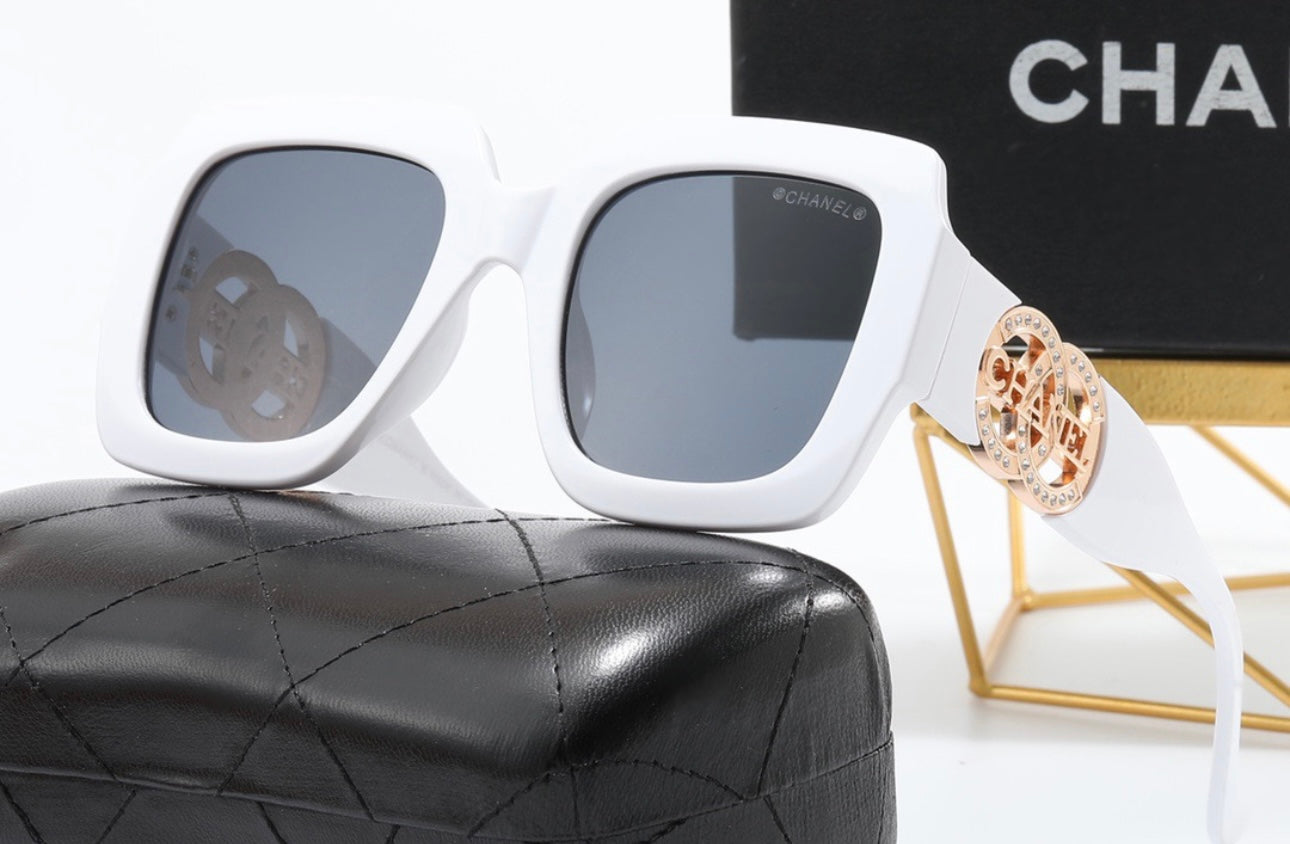 Gafas de sol modernas