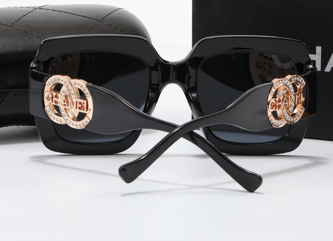 Gafas de sol modernas