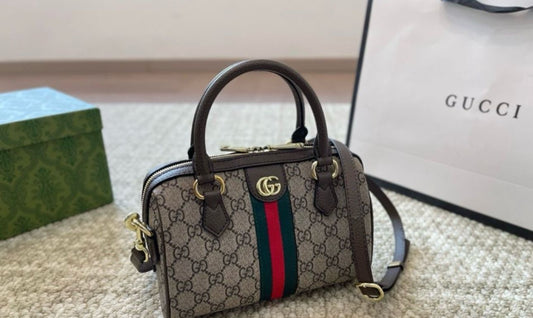 Bolso de mano estilo exclusivo.